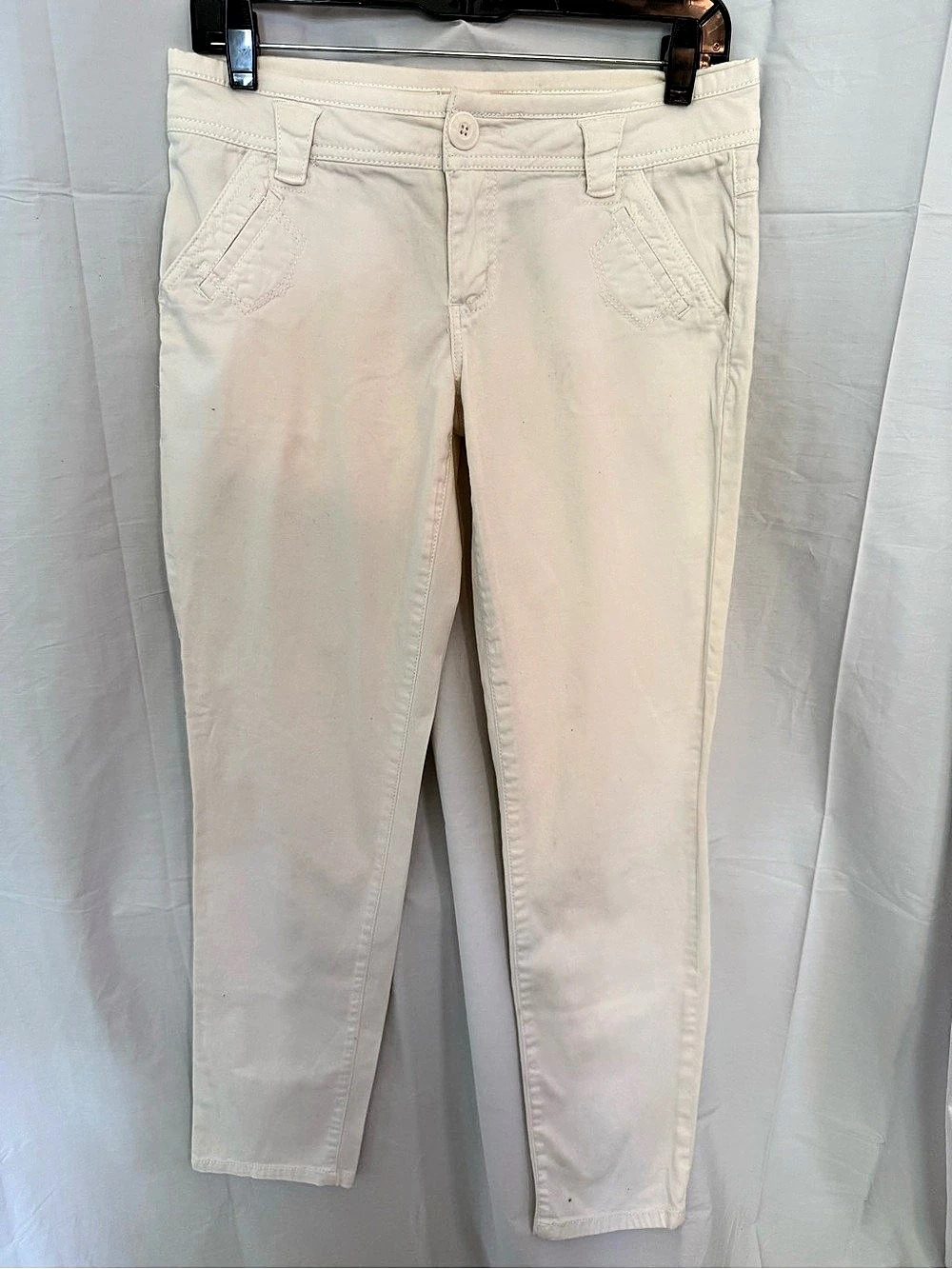 Jolt Skinny Jeans in White. Size 5